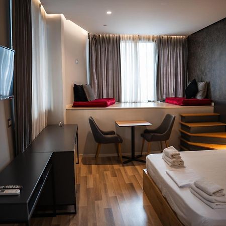Center Boutique Hotel 티라나 외부 사진