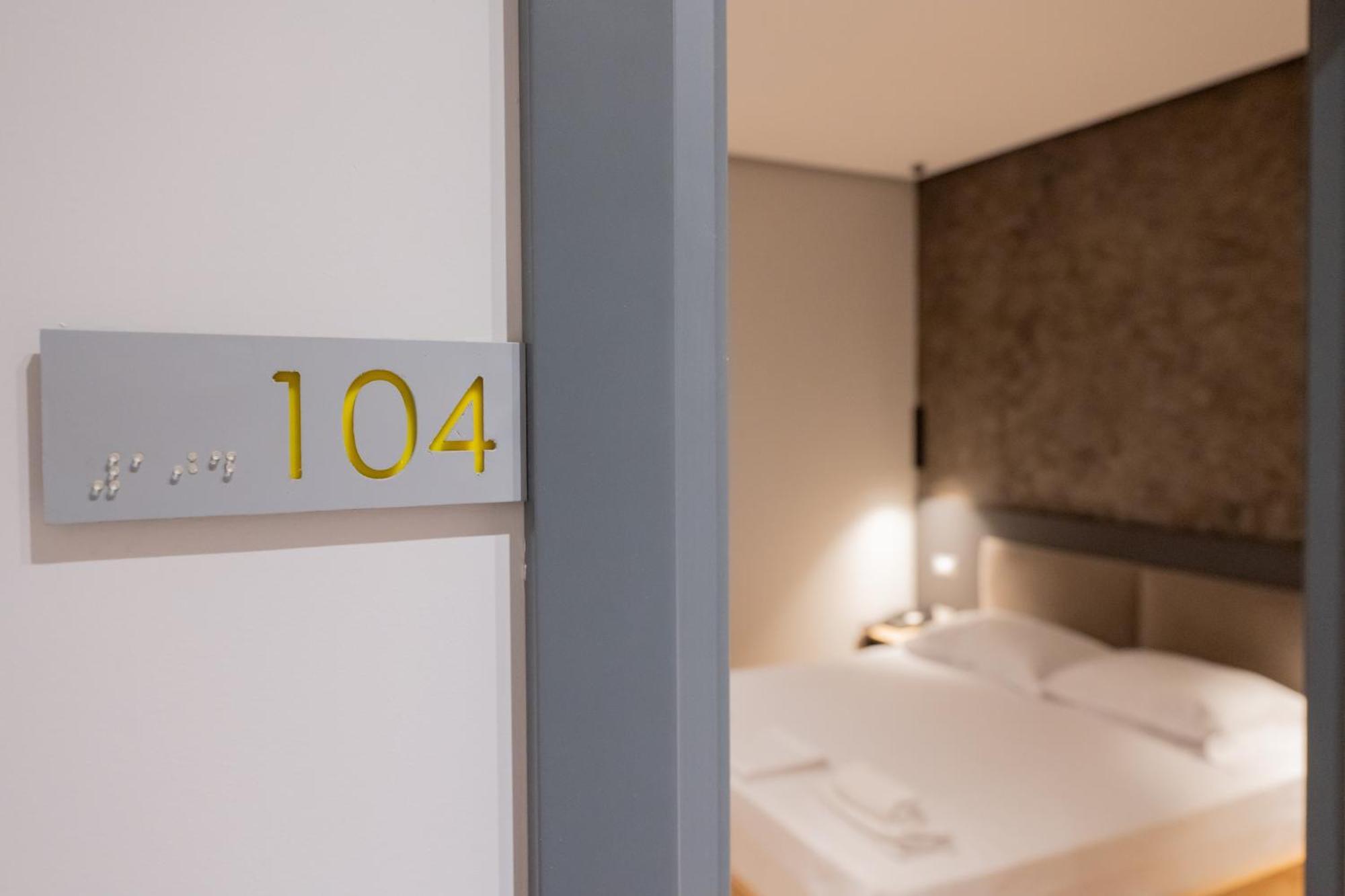 Center Boutique Hotel 티라나 외부 사진