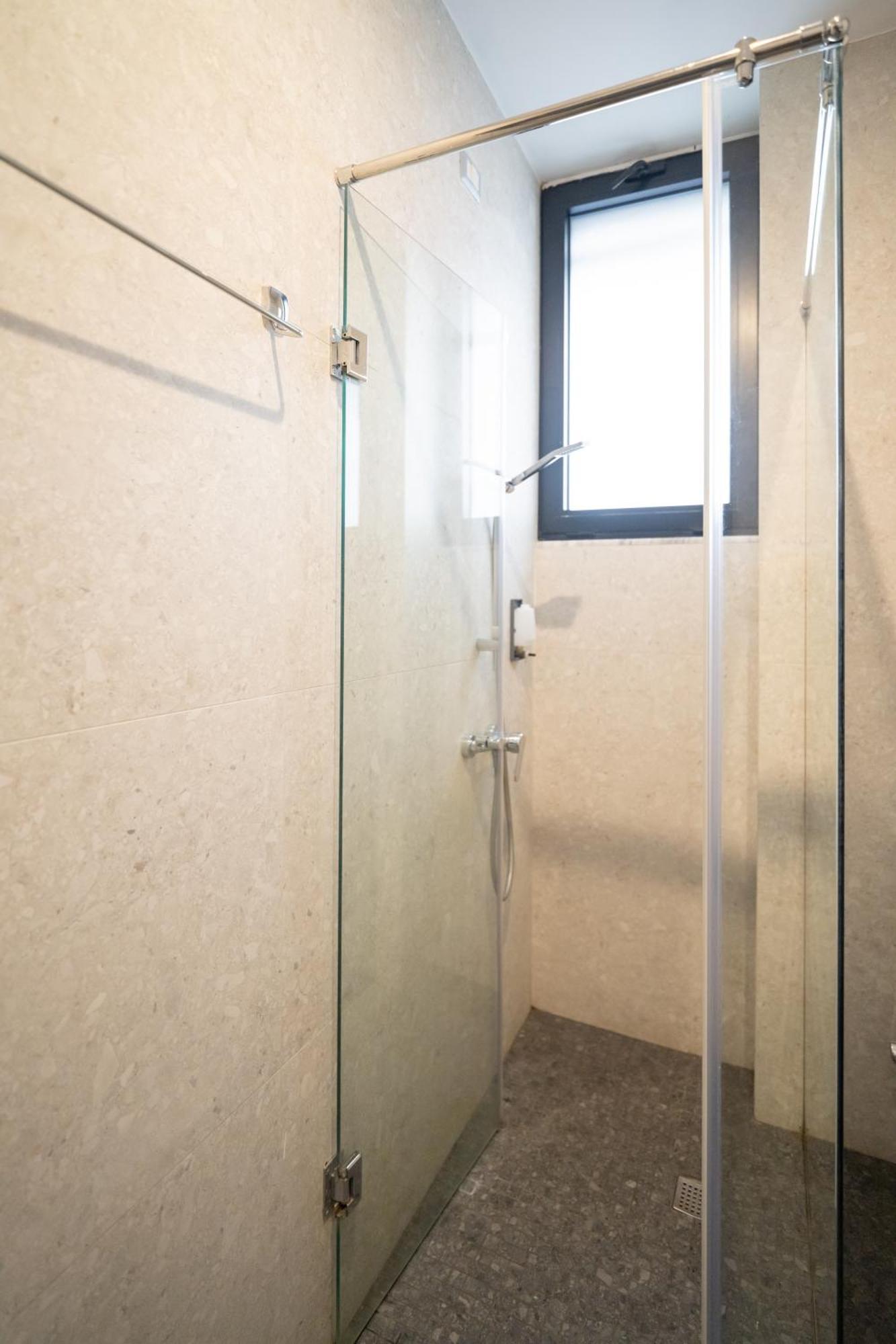 Center Boutique Hotel 티라나 외부 사진