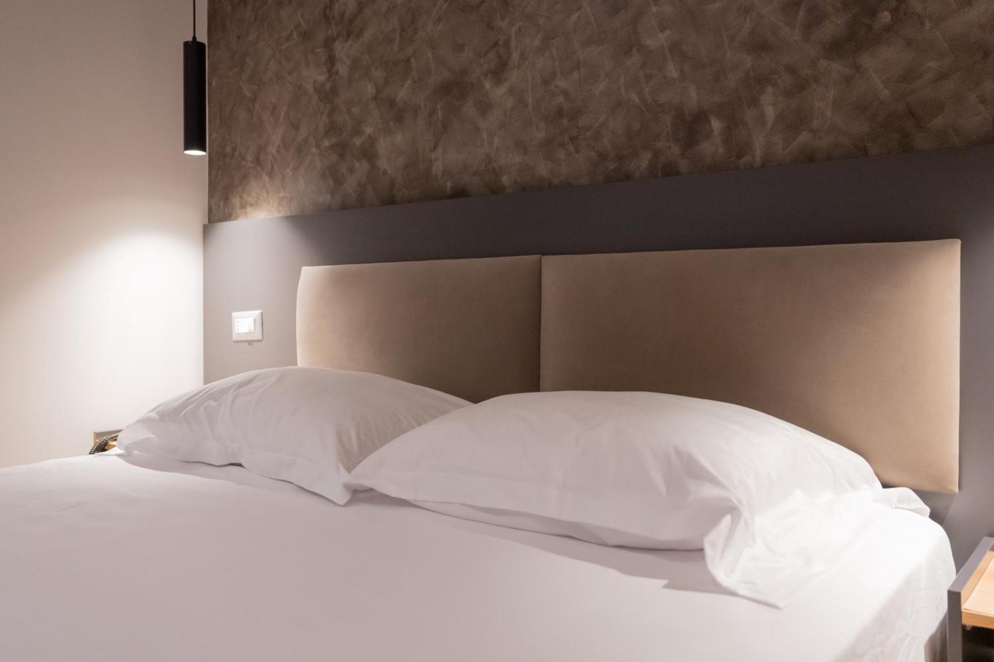 Center Boutique Hotel 티라나 외부 사진