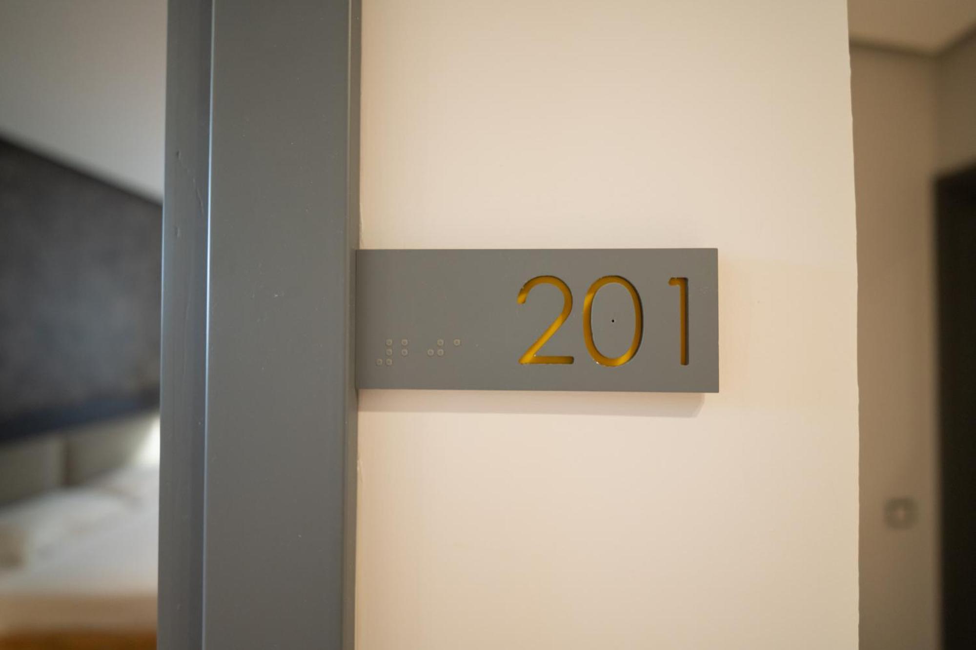 Center Boutique Hotel 티라나 외부 사진