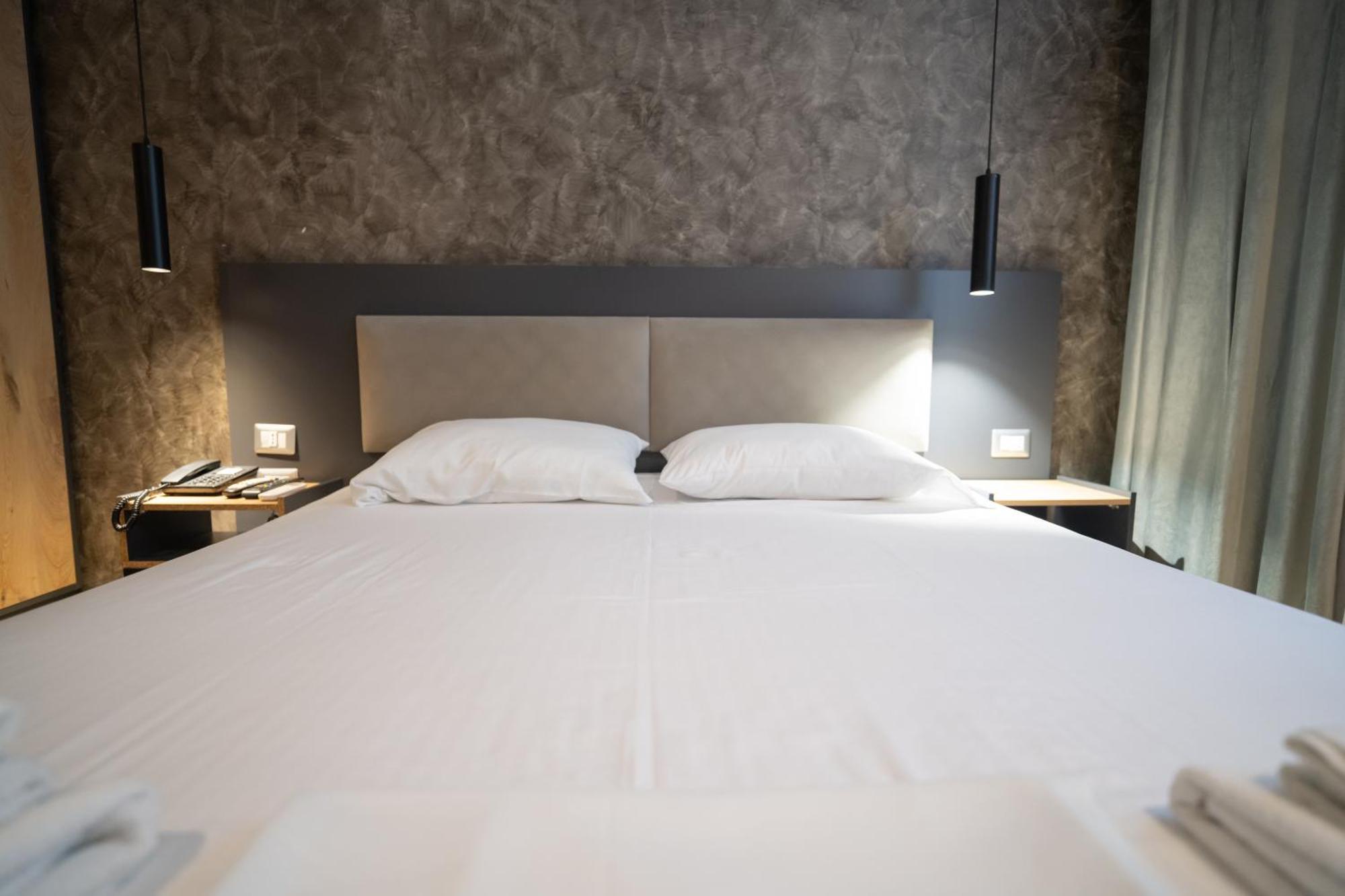 Center Boutique Hotel 티라나 외부 사진