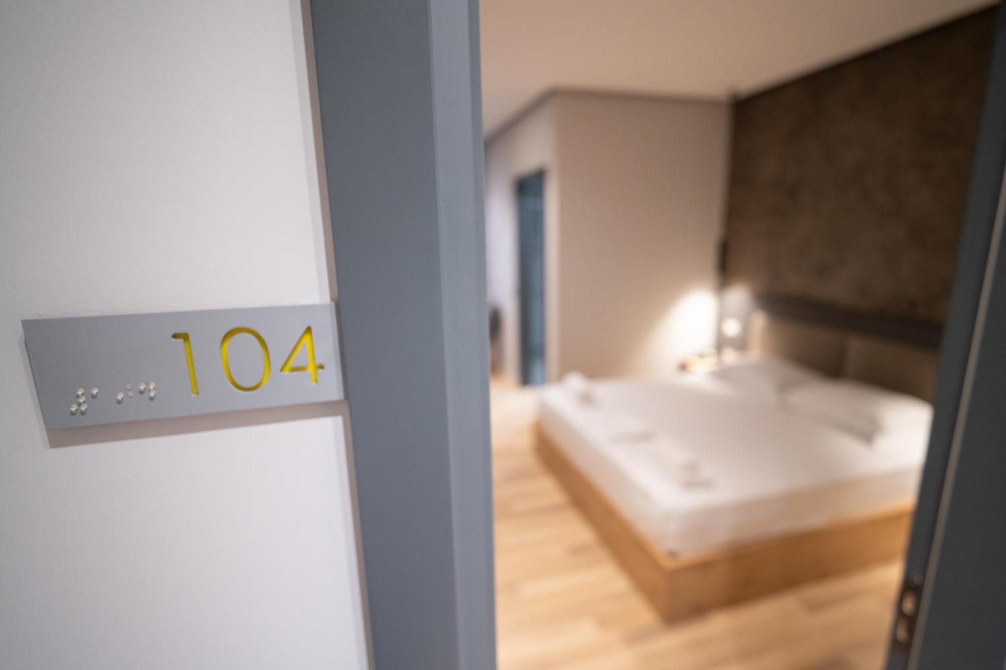 Center Boutique Hotel 티라나 외부 사진