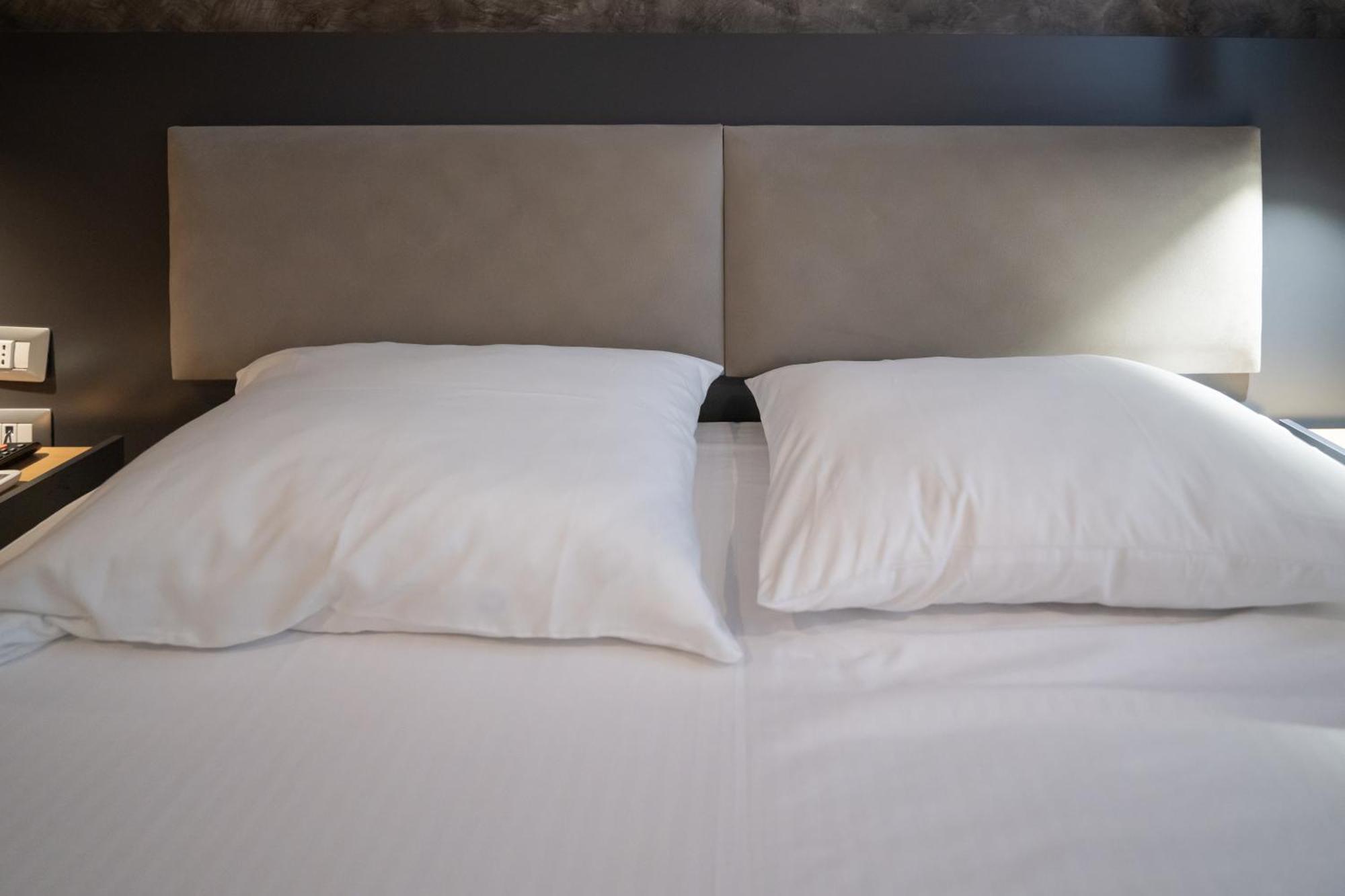Center Boutique Hotel 티라나 외부 사진