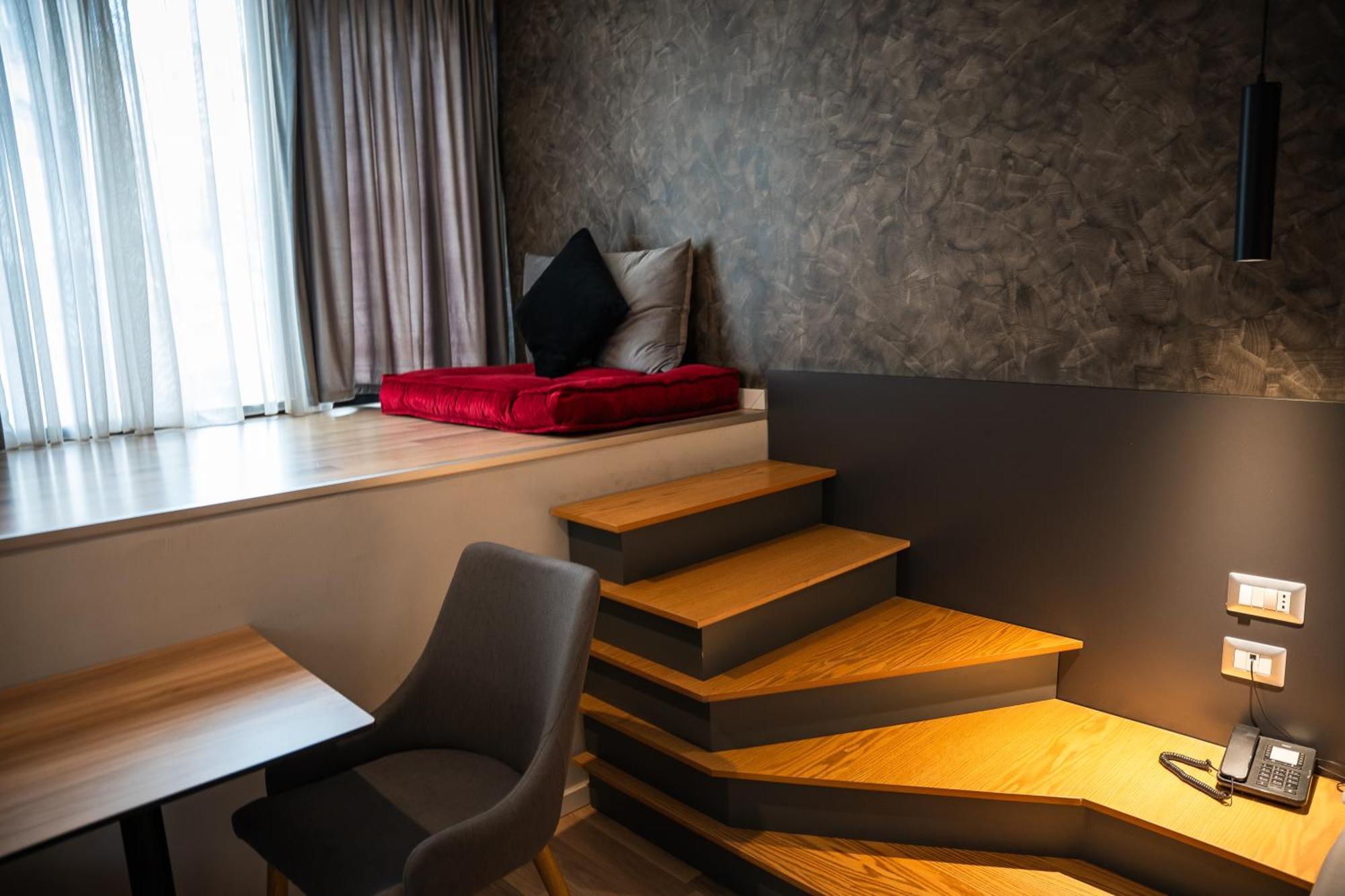 Center Boutique Hotel 티라나 외부 사진