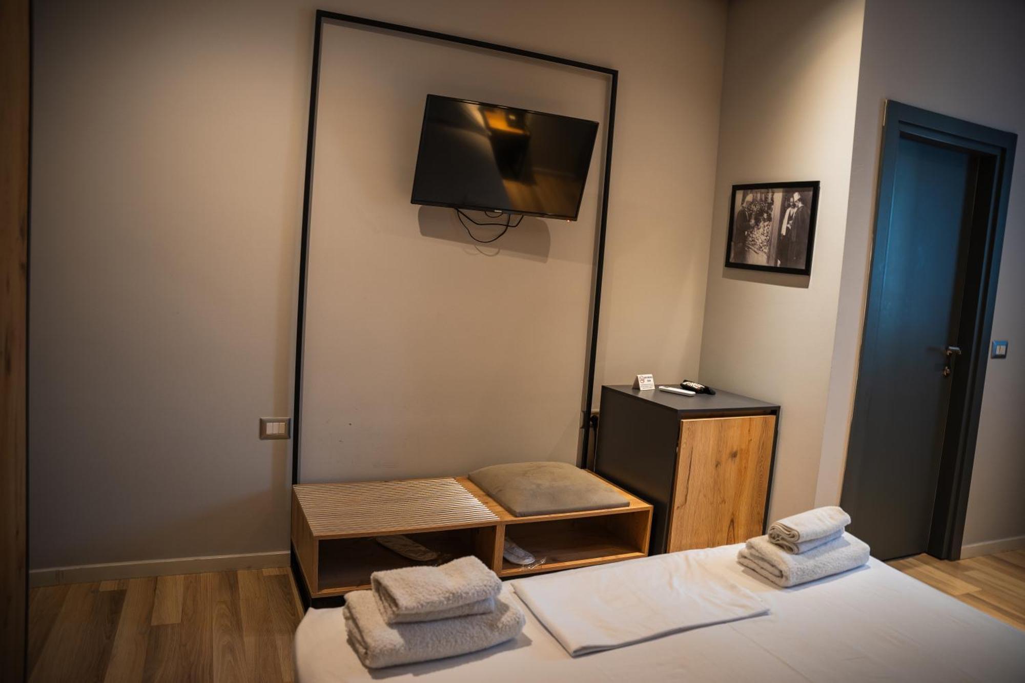 Center Boutique Hotel 티라나 외부 사진