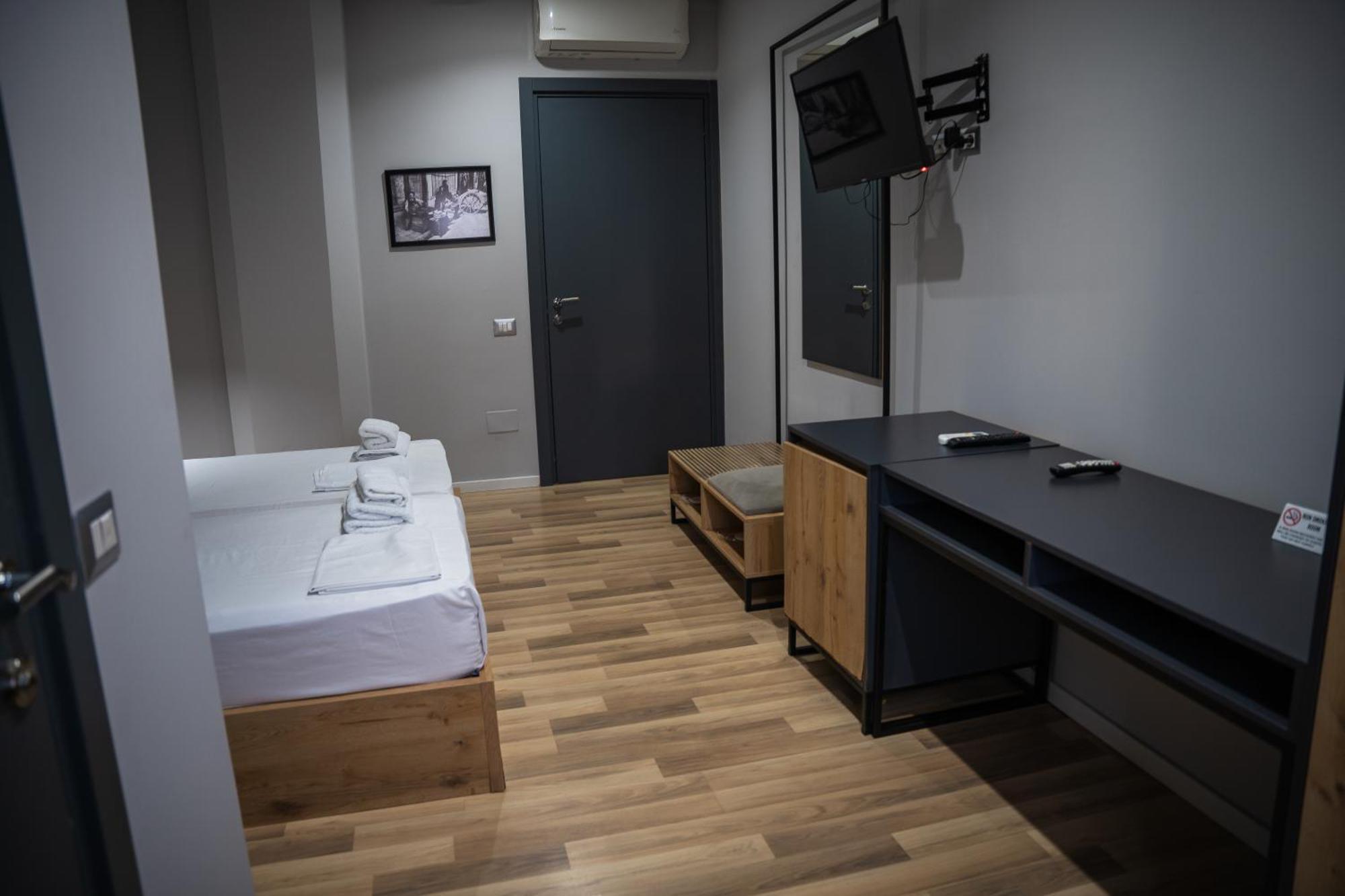 Center Boutique Hotel 티라나 외부 사진