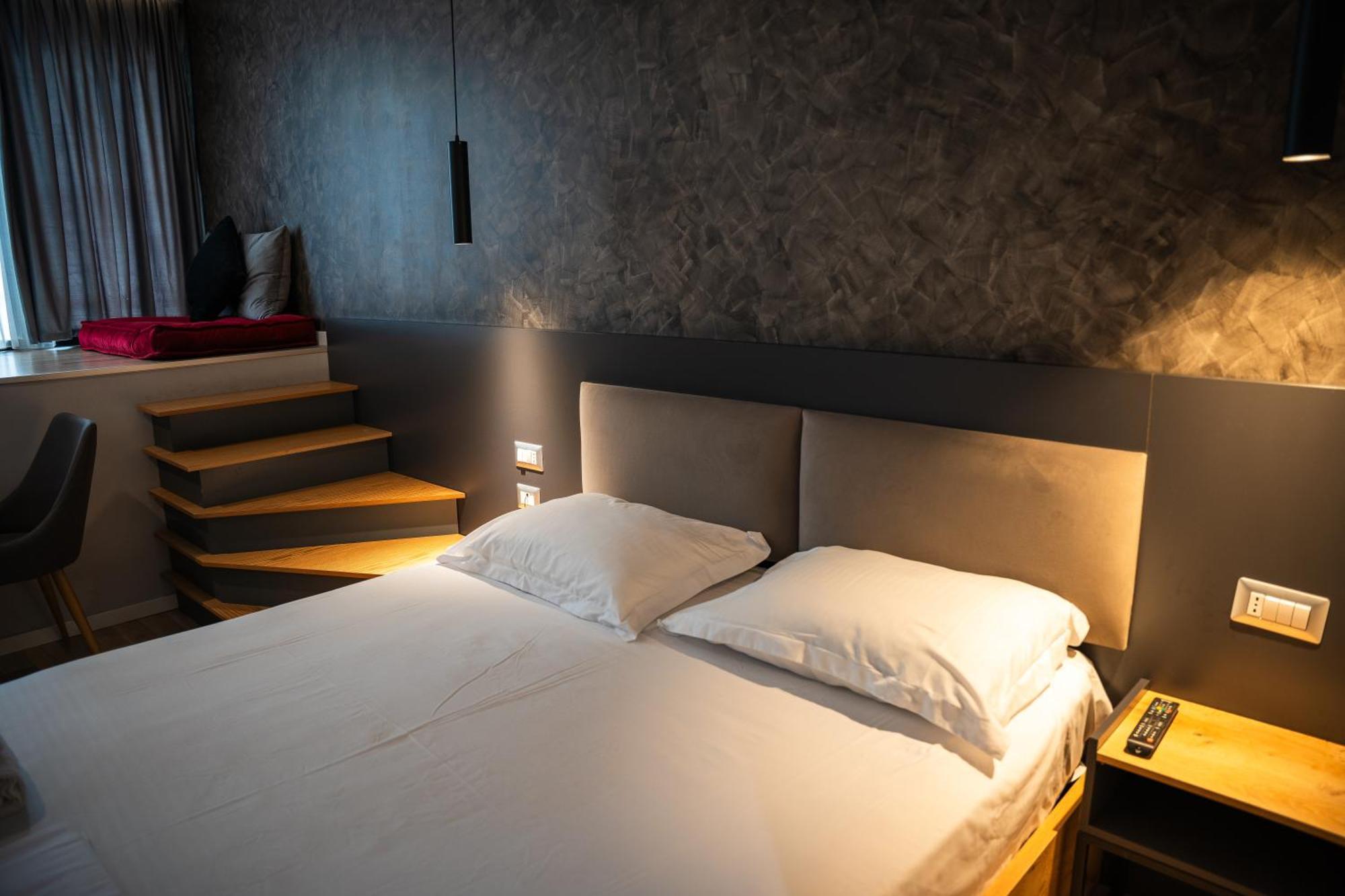 Center Boutique Hotel 티라나 외부 사진